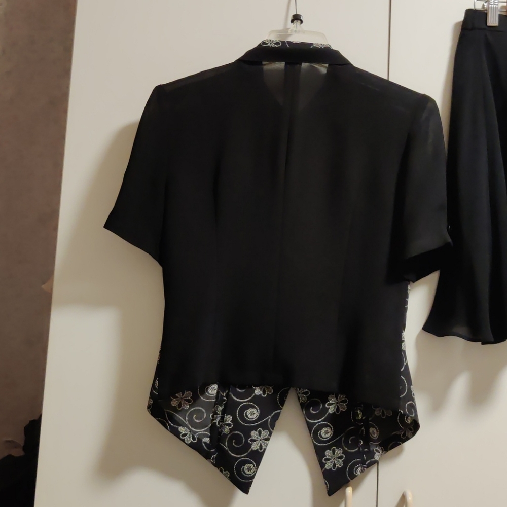 Black Patterned Blouse With Skirt Set - image 7